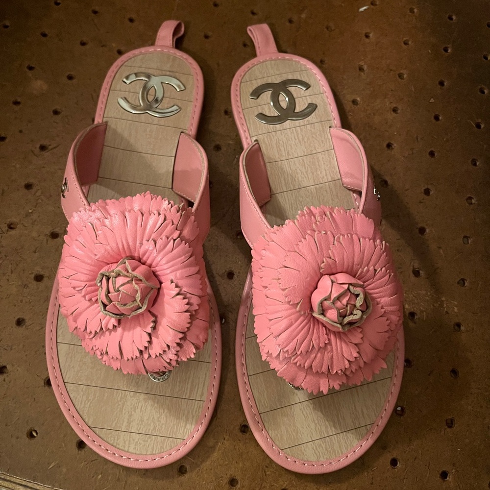 Taking offers! Chanel Pink Floral Women's Sandals